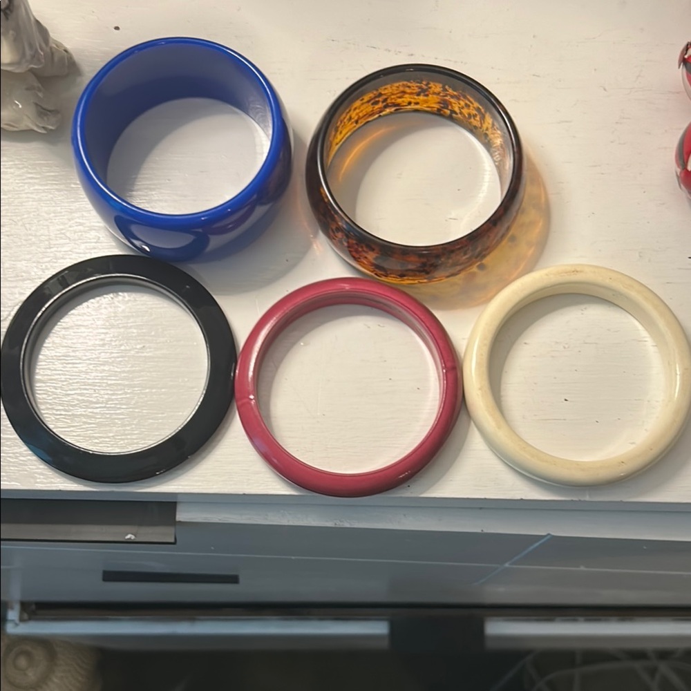 Vintage style Set of Five Colorful Bangles